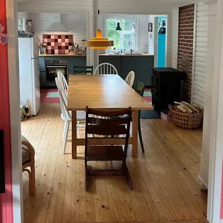 Colourful Summerhouse Close To Vig