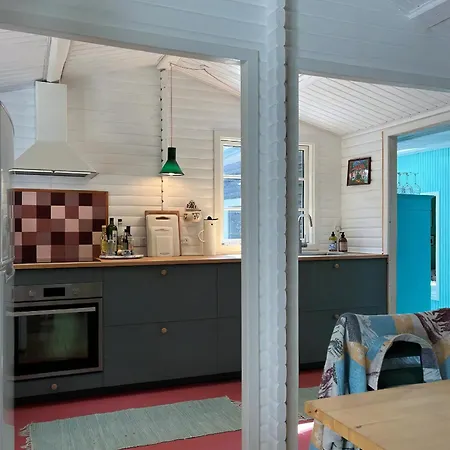 Colourful Summerhouse Close To Holiday home *